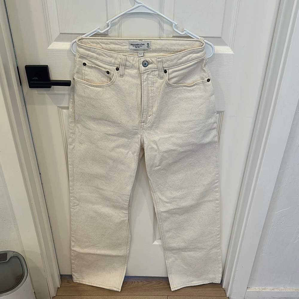 Abercrombie & Fitch Cream Relaxed Fit Jeans